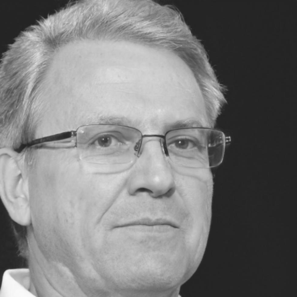 Instructor expert în analiza piețelor financiare